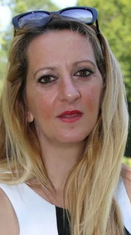 Louise Dulac from MATURE.NL